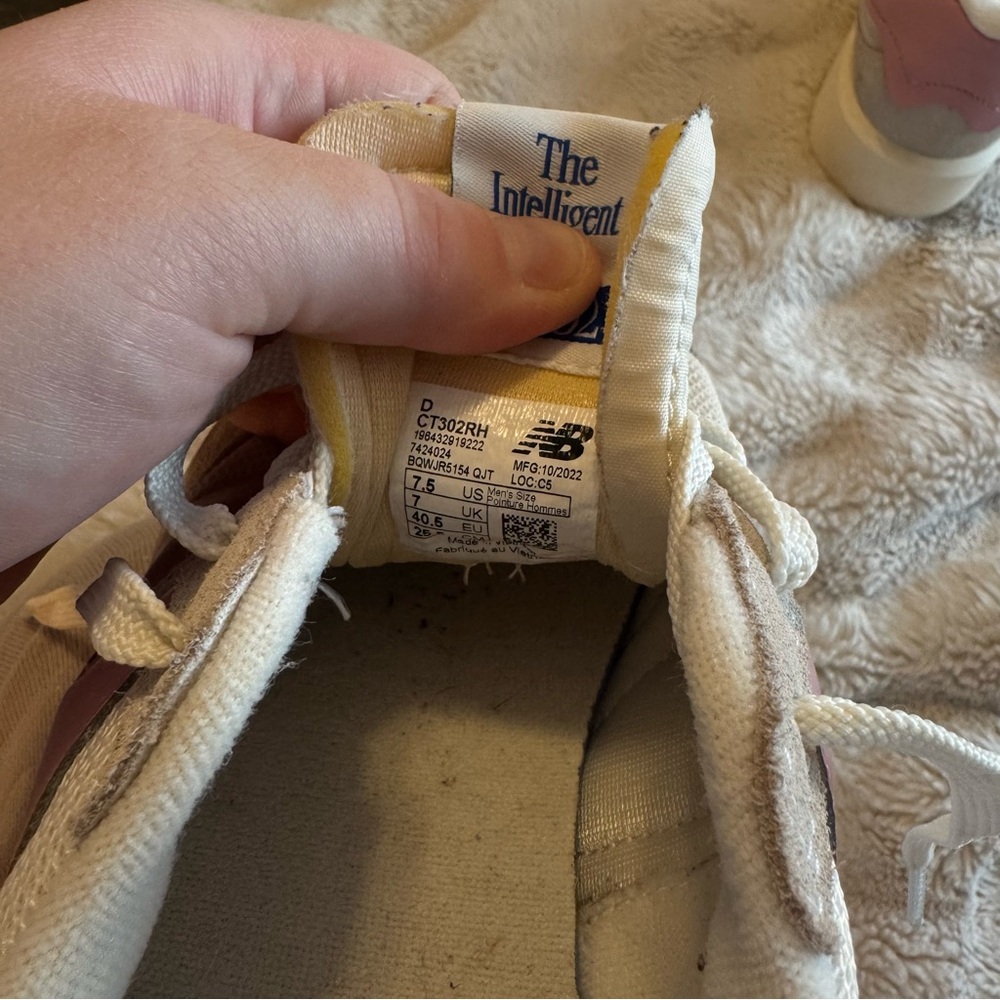 New balance shoes - Picture 6 of 7